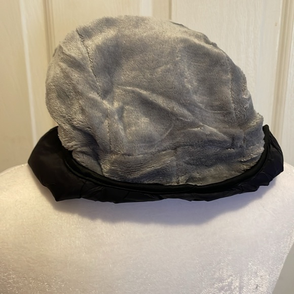 Reversible hat - Picture 2 of 4